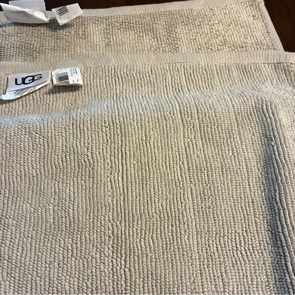 UGG set 2 hand towels in stone